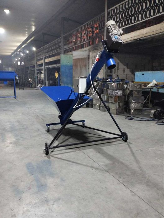 Шнековий навантажувач з підставкою, підбирач, конвеєр, шнек, погрузчик