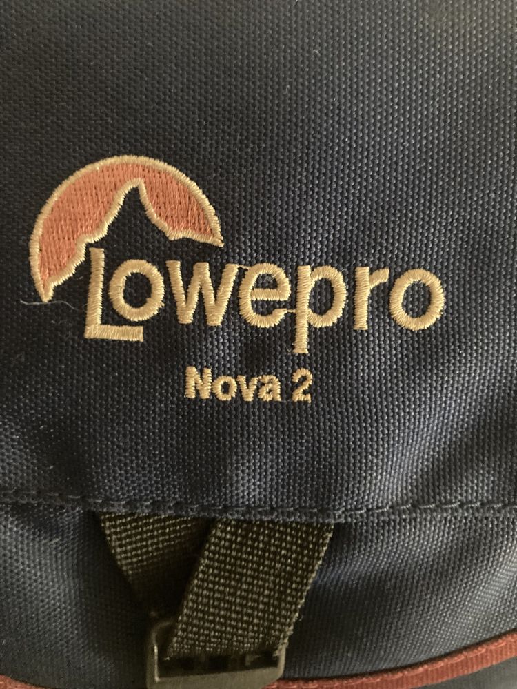 Bolsa Máquina Fotográfica Lowepro Nova 2