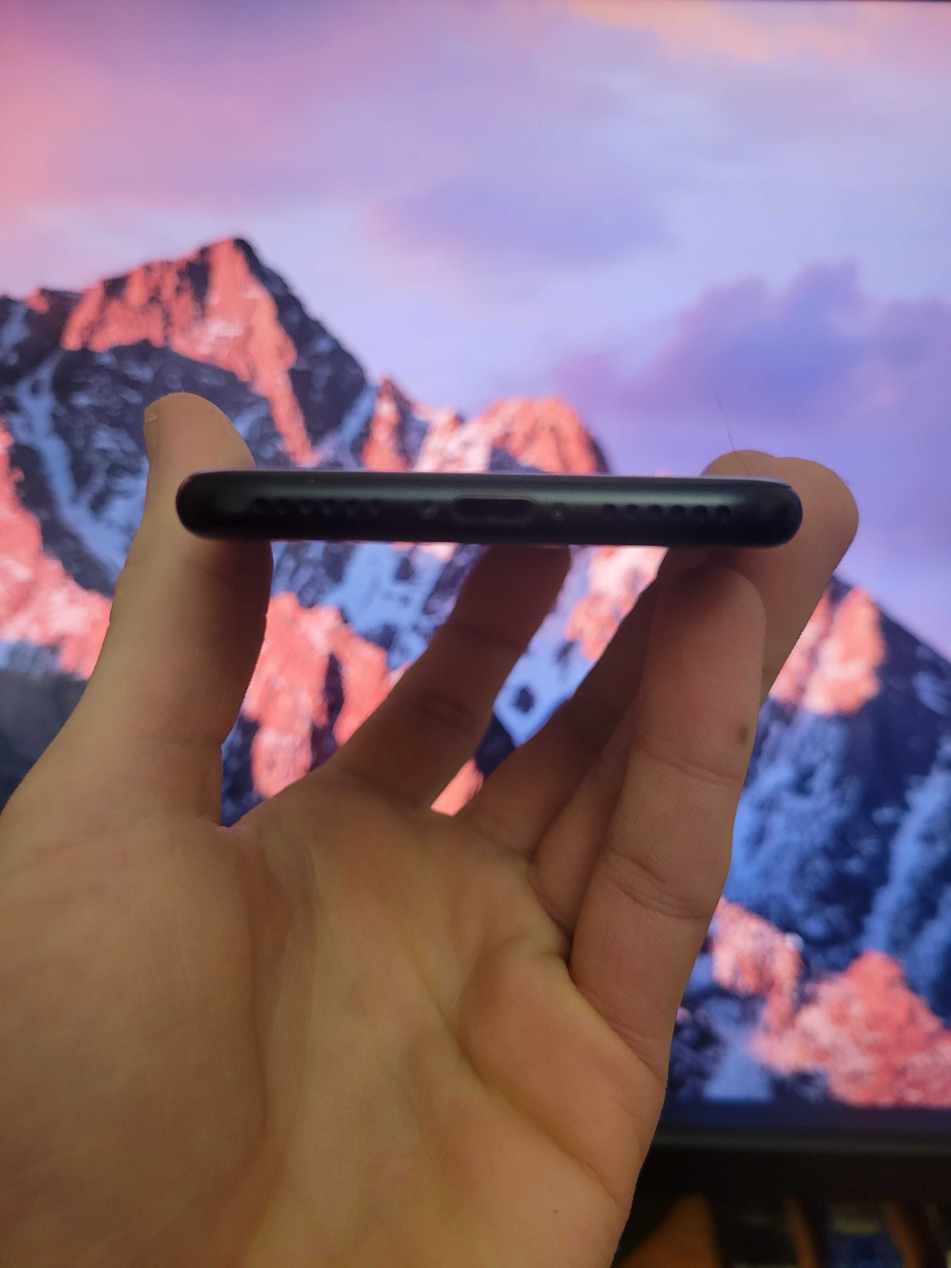 iPhone SE 2020 128gb 2nd gen Black Neverlock
