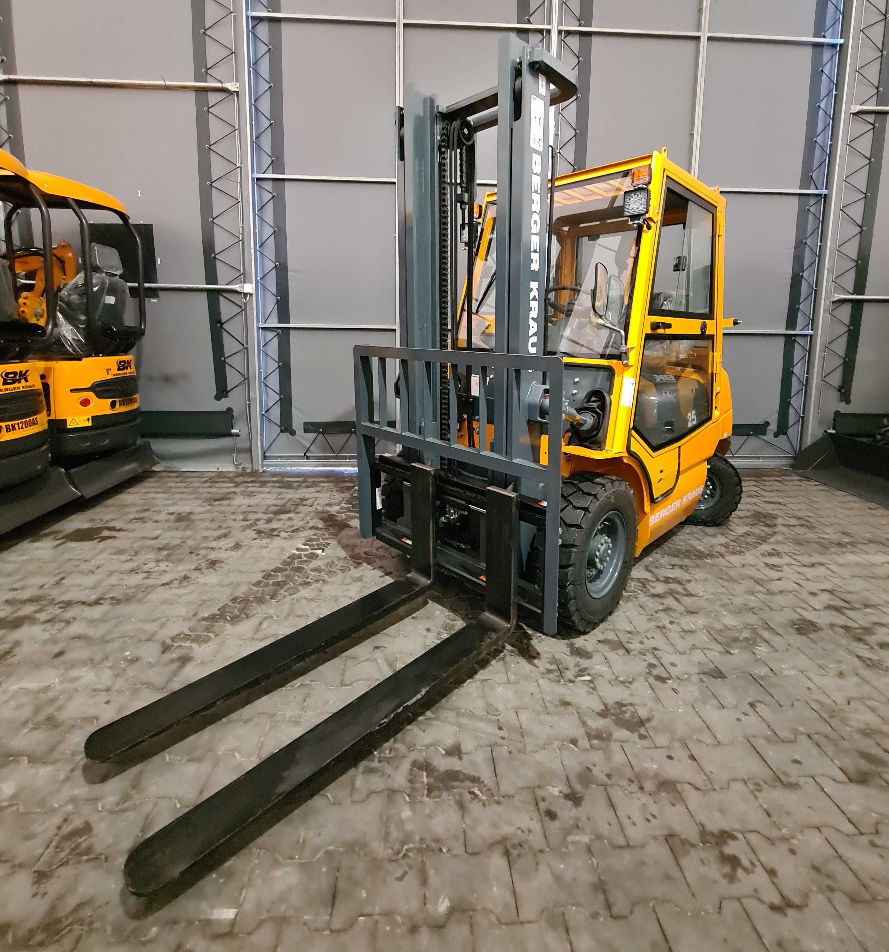 Nowy wózek widłowy FD25 2,5 tony diesel kabina + UDT