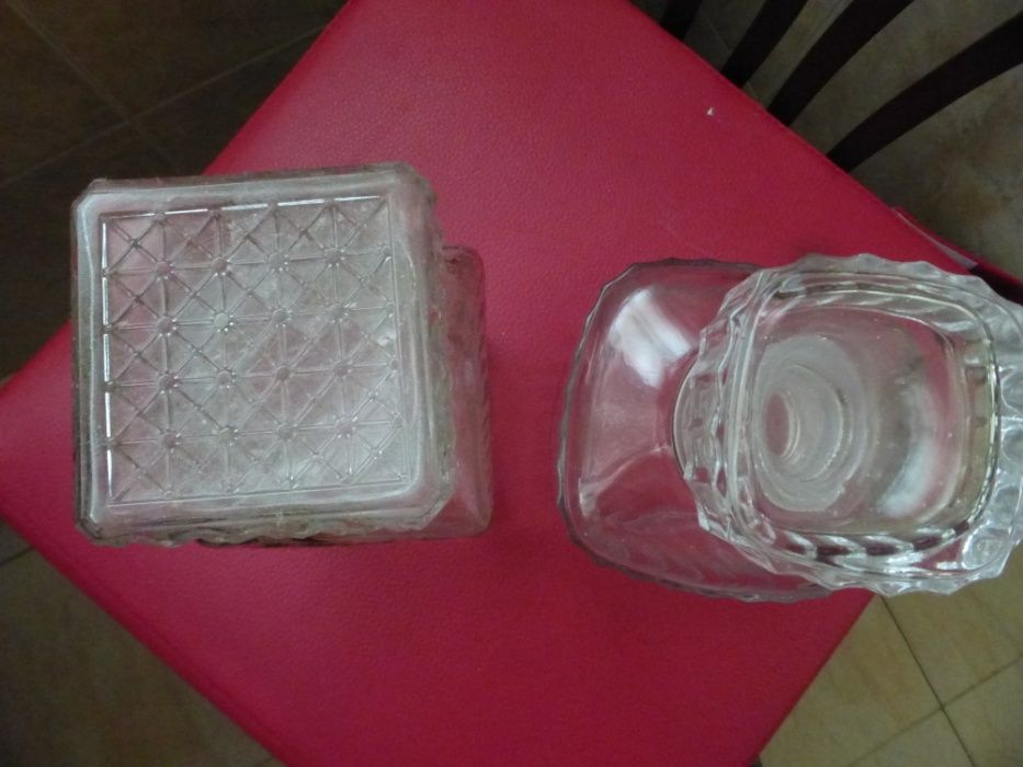 Garrafas em vidro para servir licor/whisky