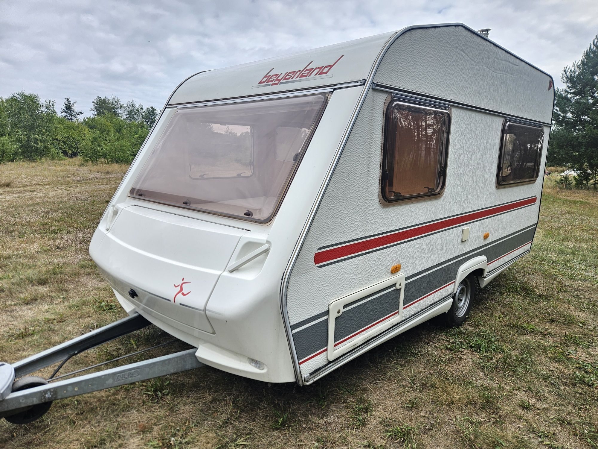 Przyczepa kempingowa Beyerland Sprinter 390 z przedsionkiem 1100Dmc