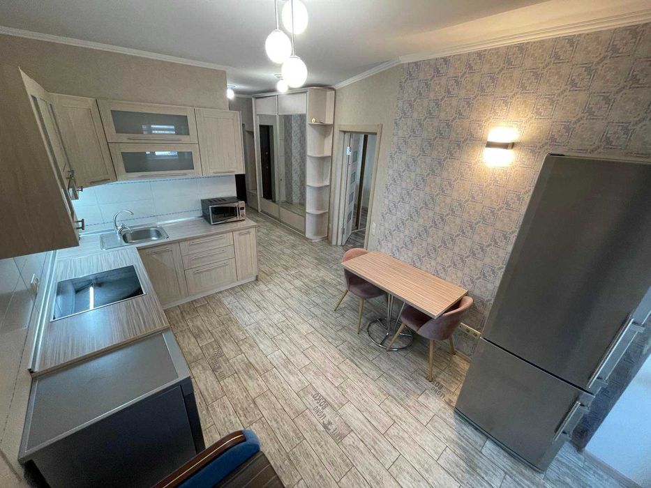 Оренда квартири (спальня+кухня-студіо), метро Осокорки 3 хв. пішки.