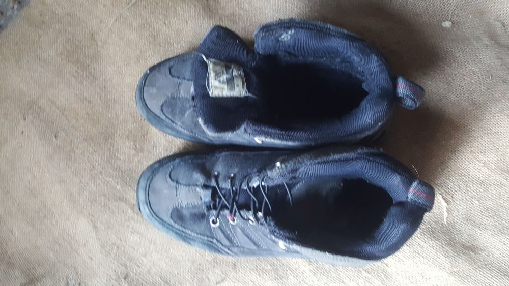 buty rozmiar 38 ciemne