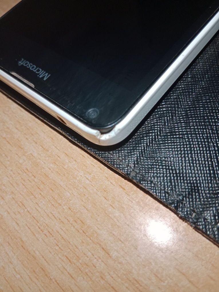 Microsoft Lumia 640 + etui
