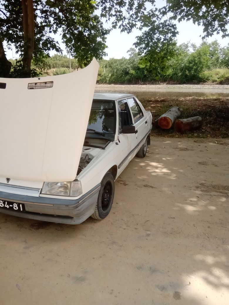 Renault 9 super em bom estado