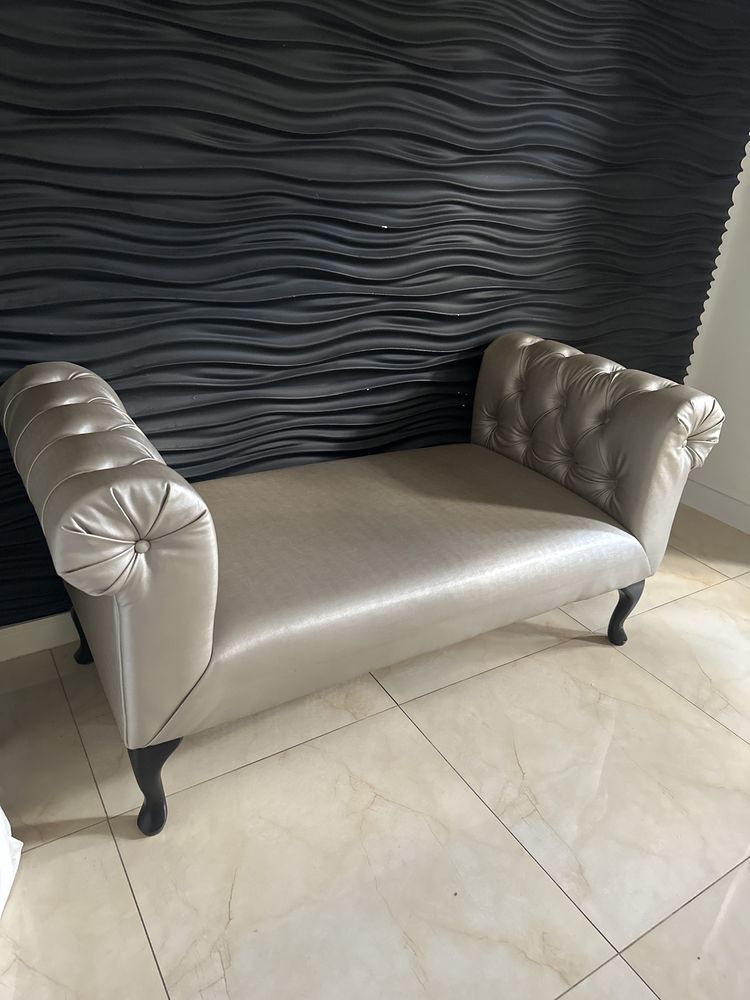 Sofa mini szezlong pufa ludwik pikowana