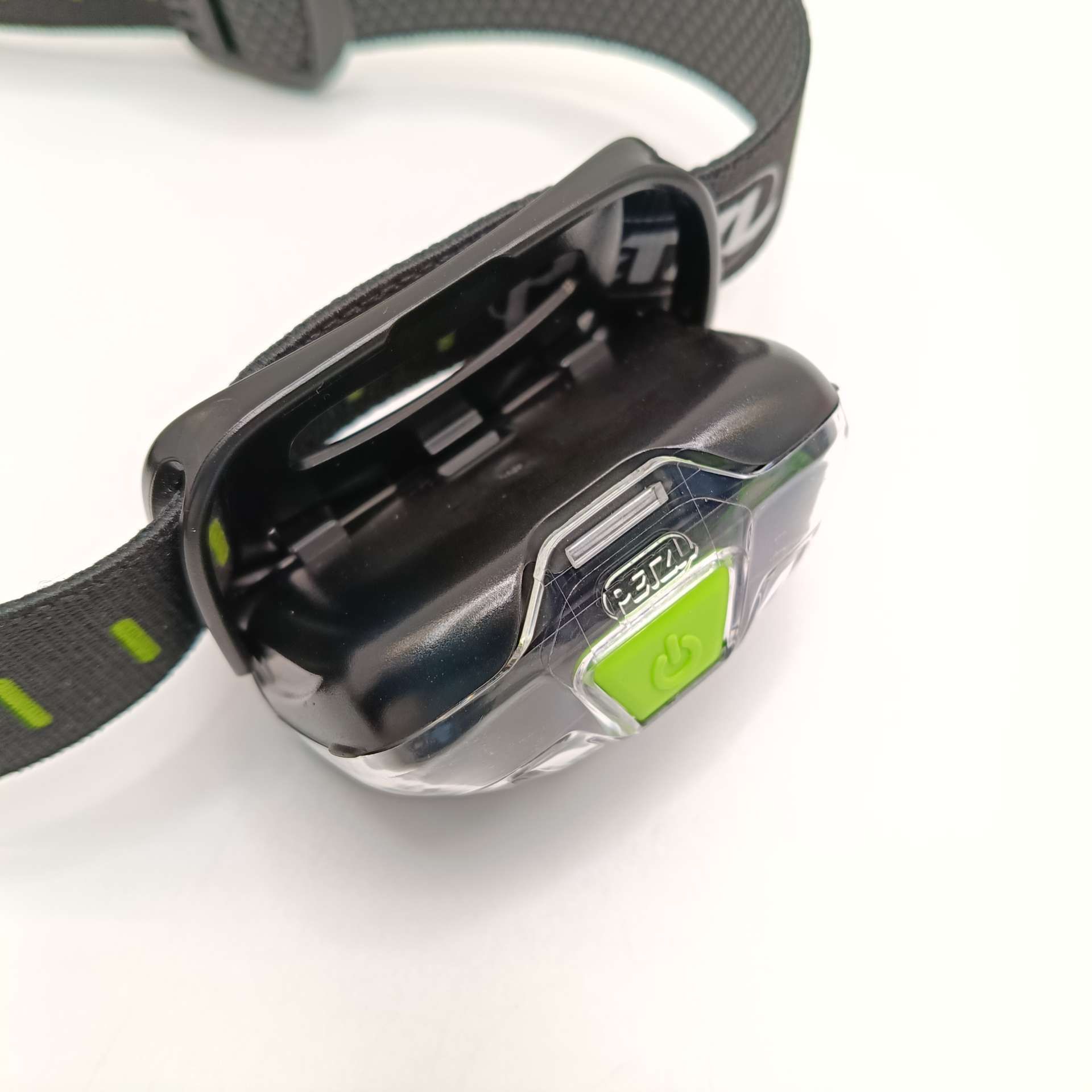 Latarka czołowa PETZL Actik Core E065AA03