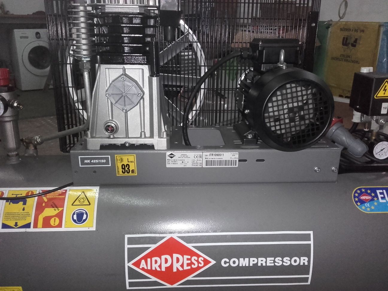 Kompresor HL 425-150 Pro 150 l 317 l/min 10 bar 3 KM 2.2 kW Dwutłokowy