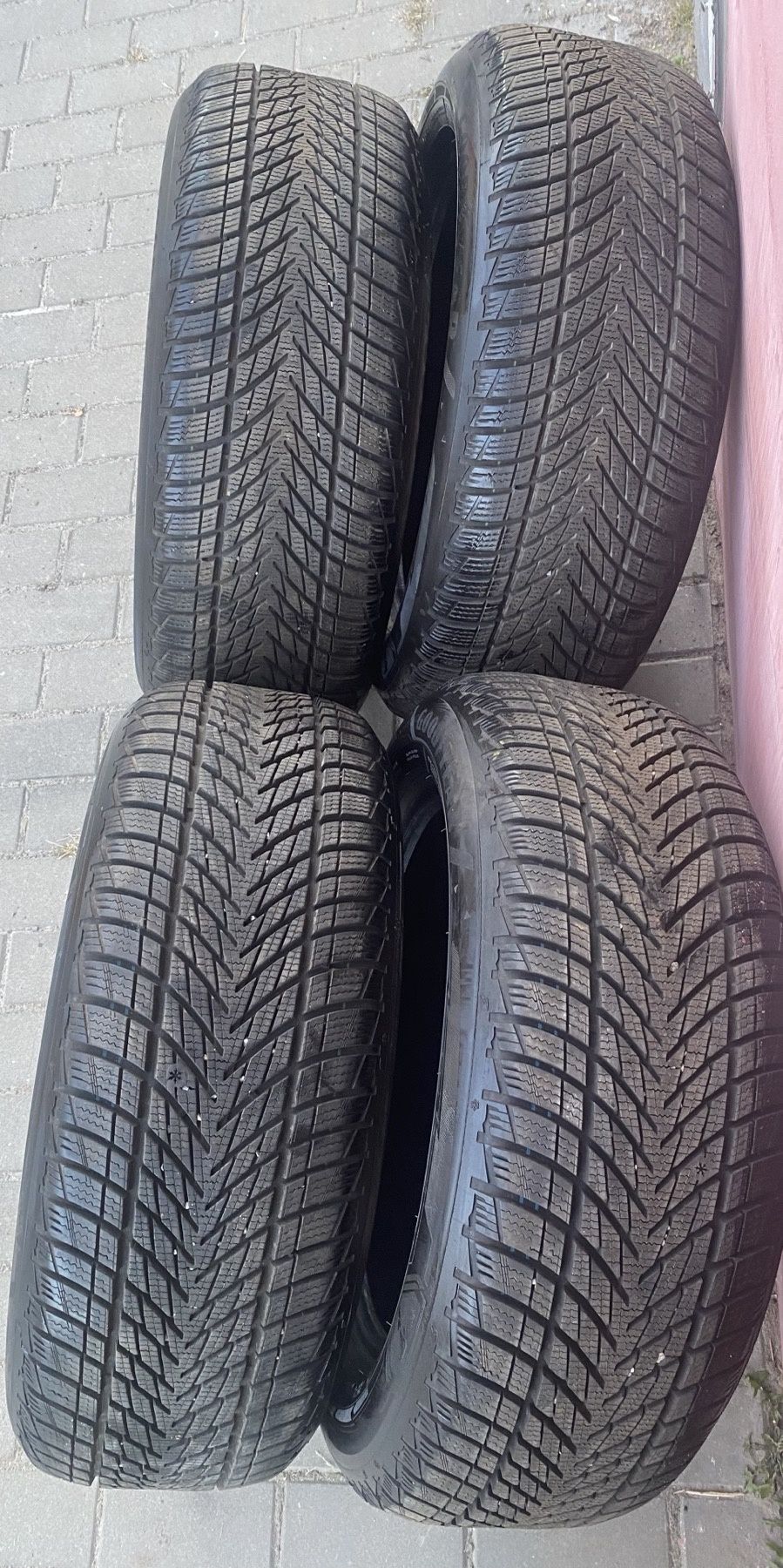 Зимові шини Good Year perfomance 3 225/55 R17 101V 2023 року,