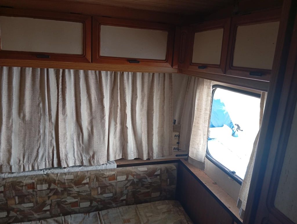 Vendo Caravana espaçosa  e barata