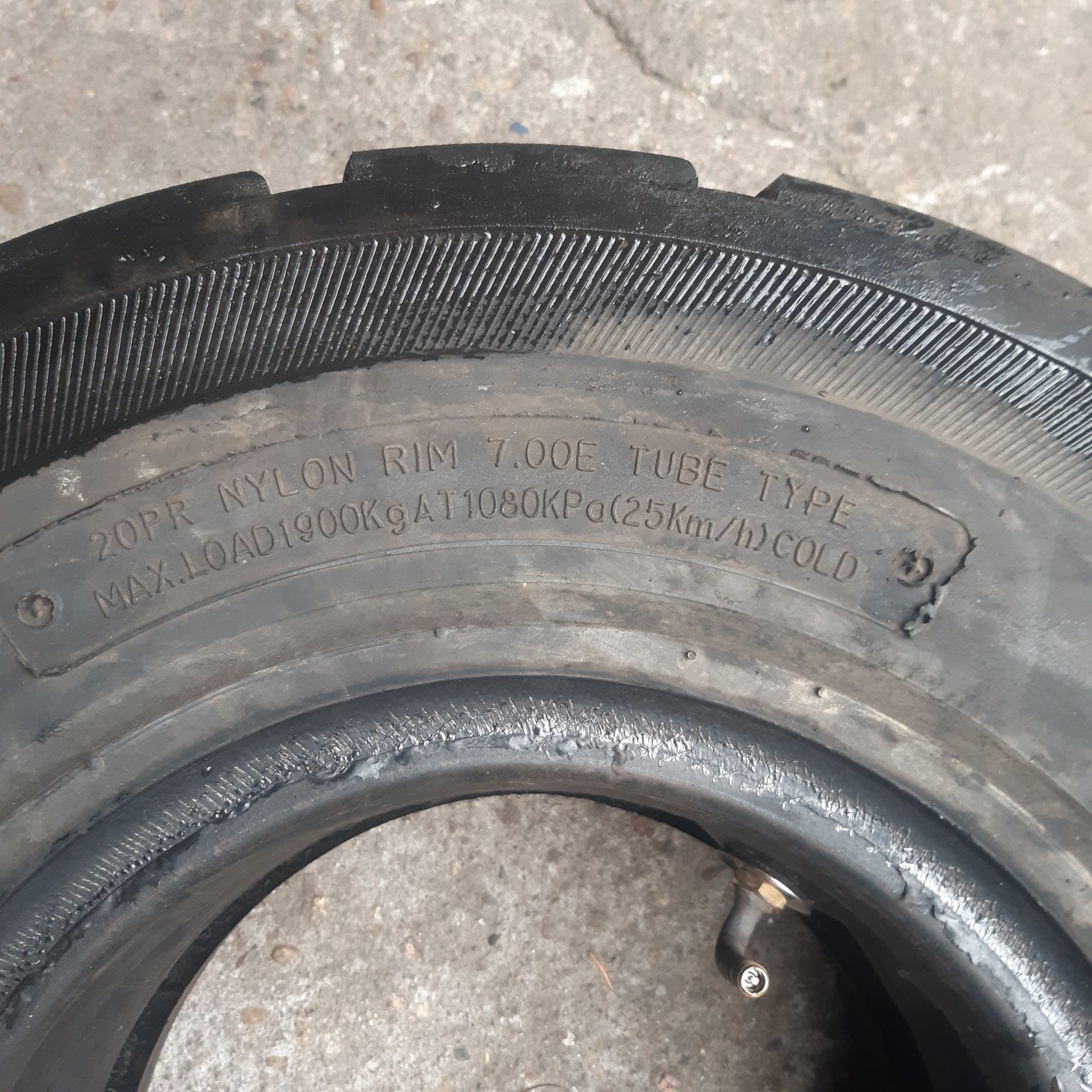 2 opony do widlaka 21x8x9 1opona 23x9x10