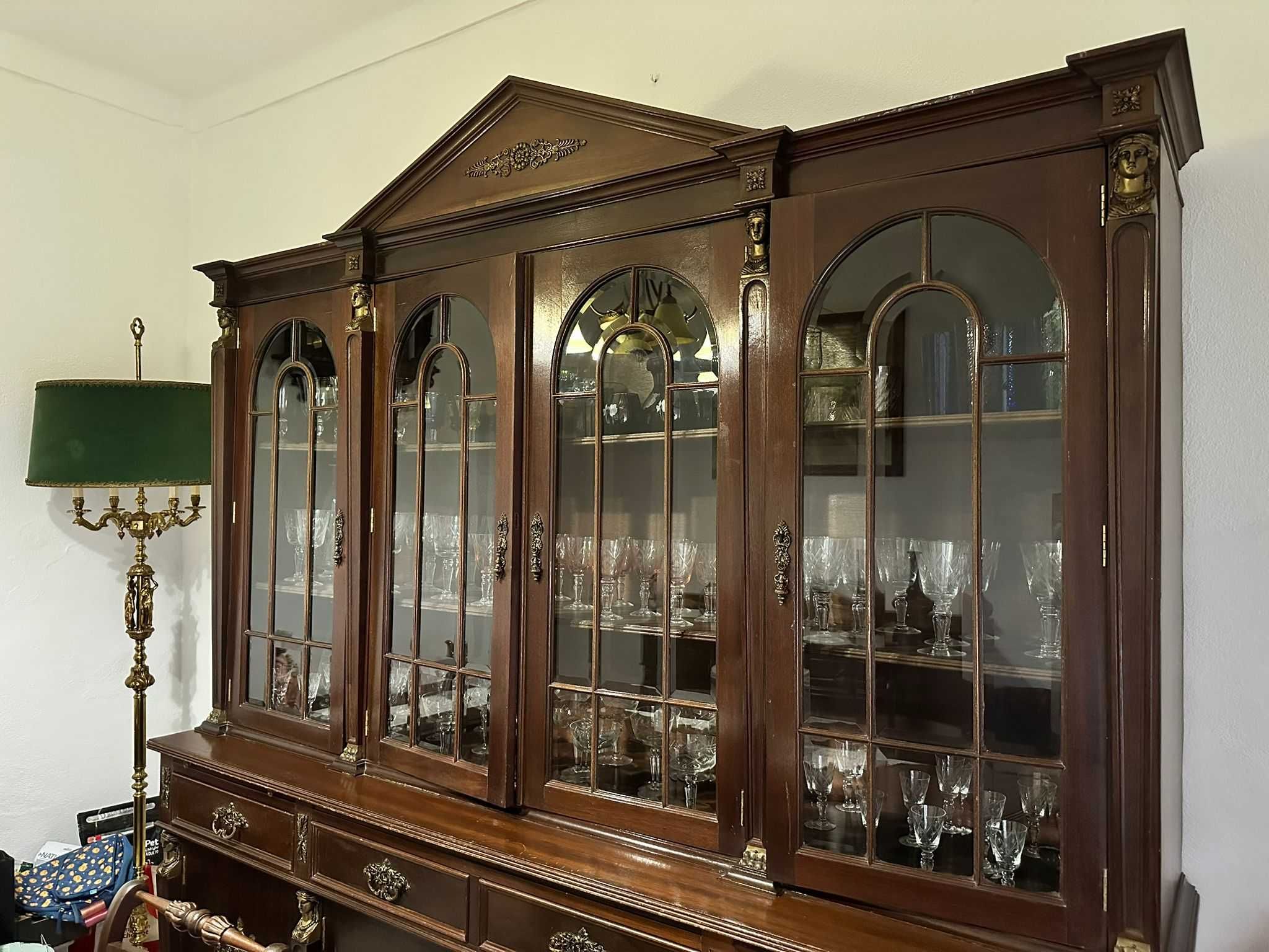 Sala de Jantar Clássica Completa – Elegância e Qualidade