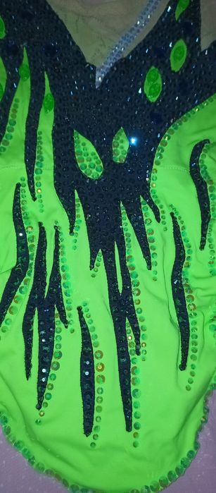 Продам купальник для художньої гімнастики.