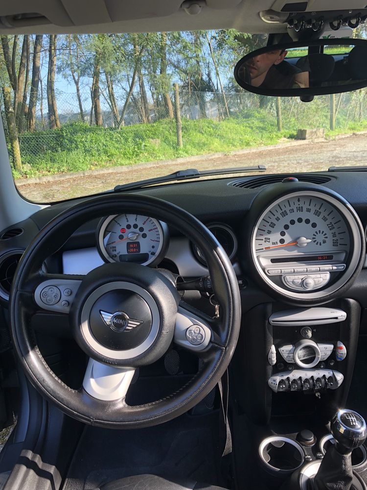 Mini clubman 1.6 bastante estimado