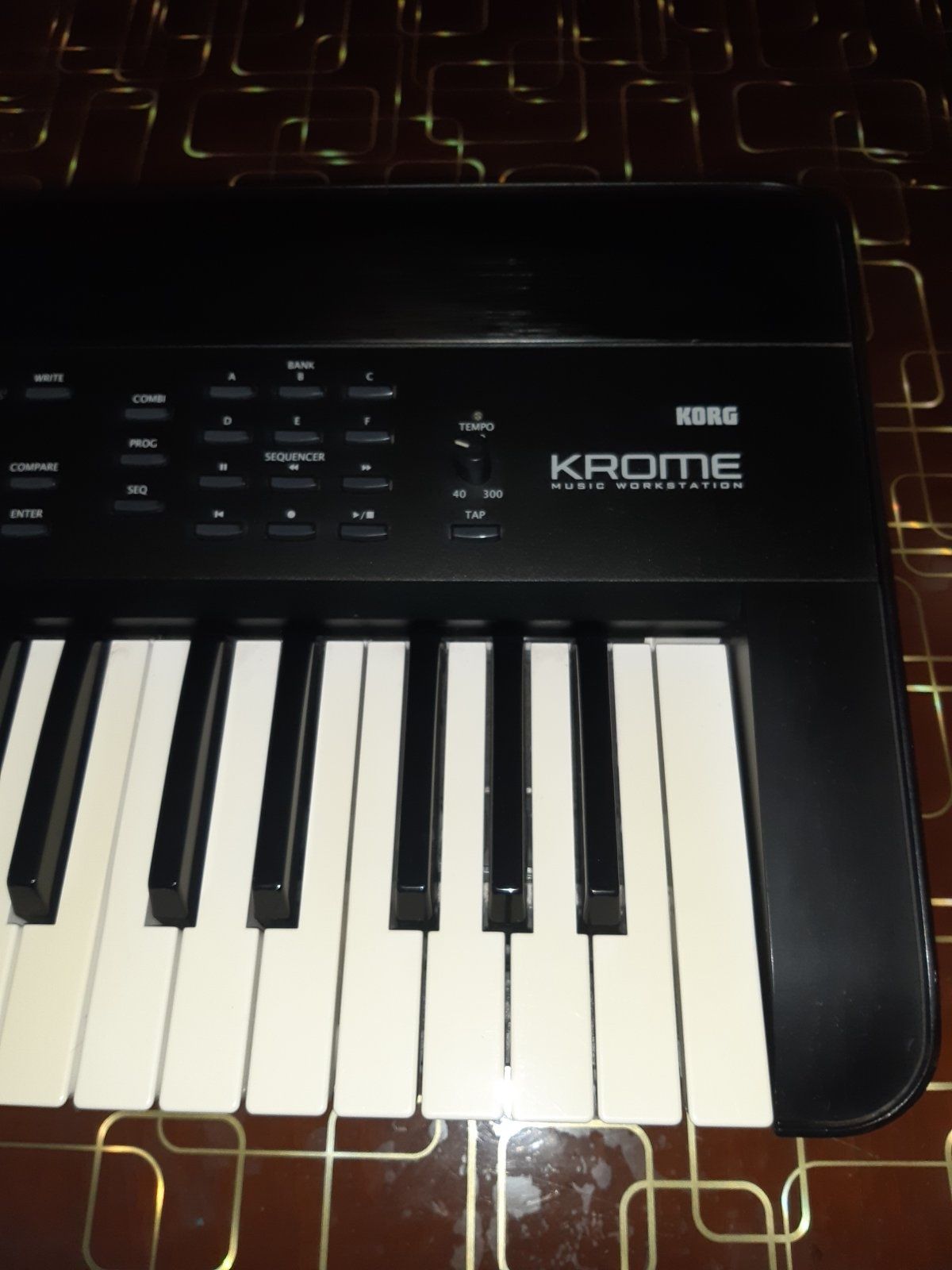 Рабочая станция синтезатор Korg Krome-61