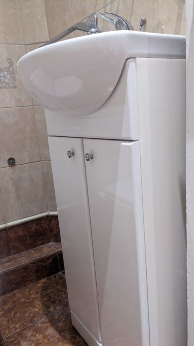 Szafka umywalka z baterią