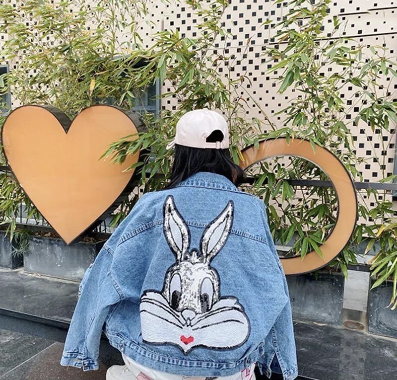 Джинсовка,джинсовая куртка с паетками заец,зайцем