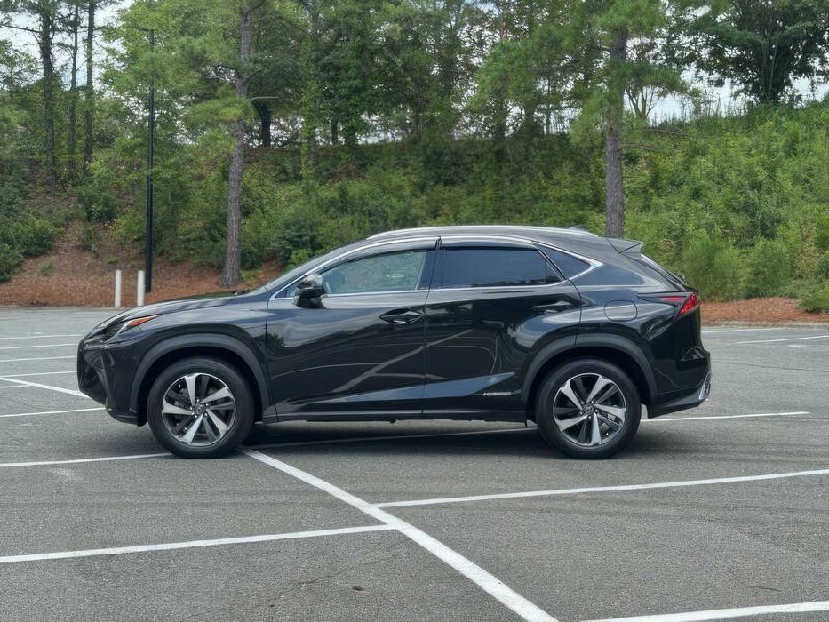 Lexus NX 300h      2021