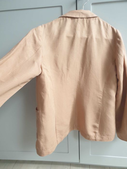 Beżowa lniana narzutka marynarka Hallhuber 38