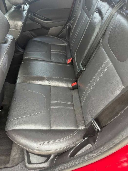 Ford Focus Titanium      2014