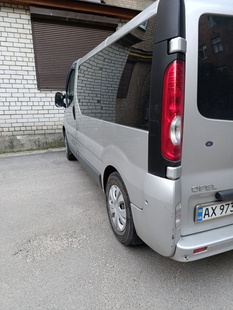 Продам микроавтобус Опель Виваро