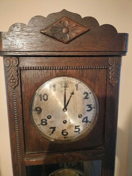 duży drewniany zegar wiszący KWADRANSOWY