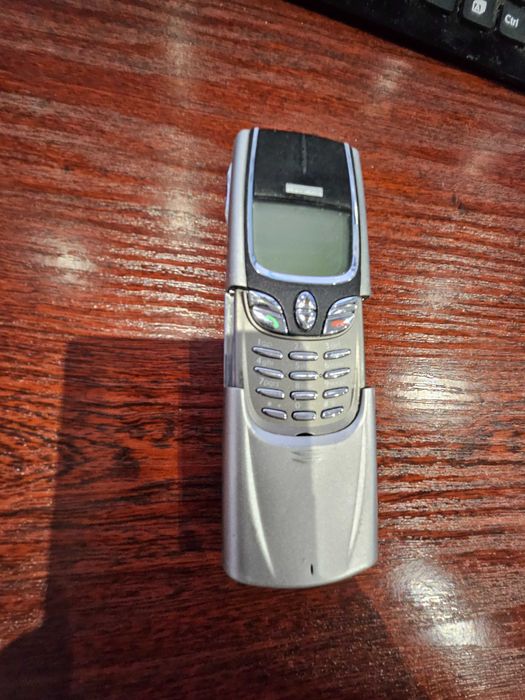 Nokia 8850 Super stan włącza się, oryginalna bateria, ładowarka nokia