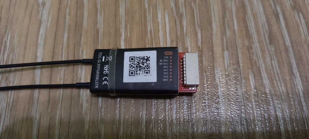 FrSky R9 Slim+OTA 900Mhz зашит ELRS, diversity