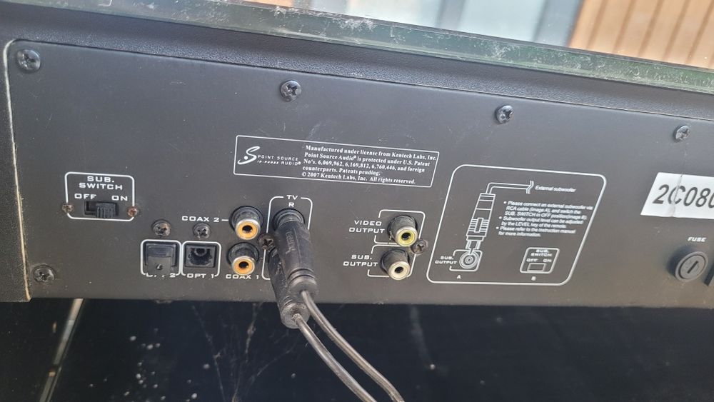 Szafka rtv z głośnikami  w zabudowie