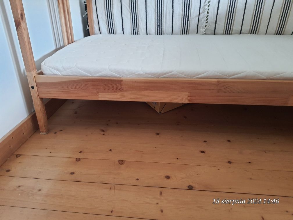 Łóżko drewniane  ikea FJELLSE z materacem
