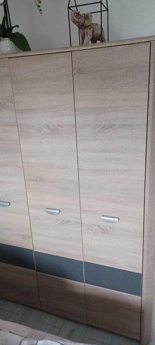 Sprzedam Szafę 3- drzwi