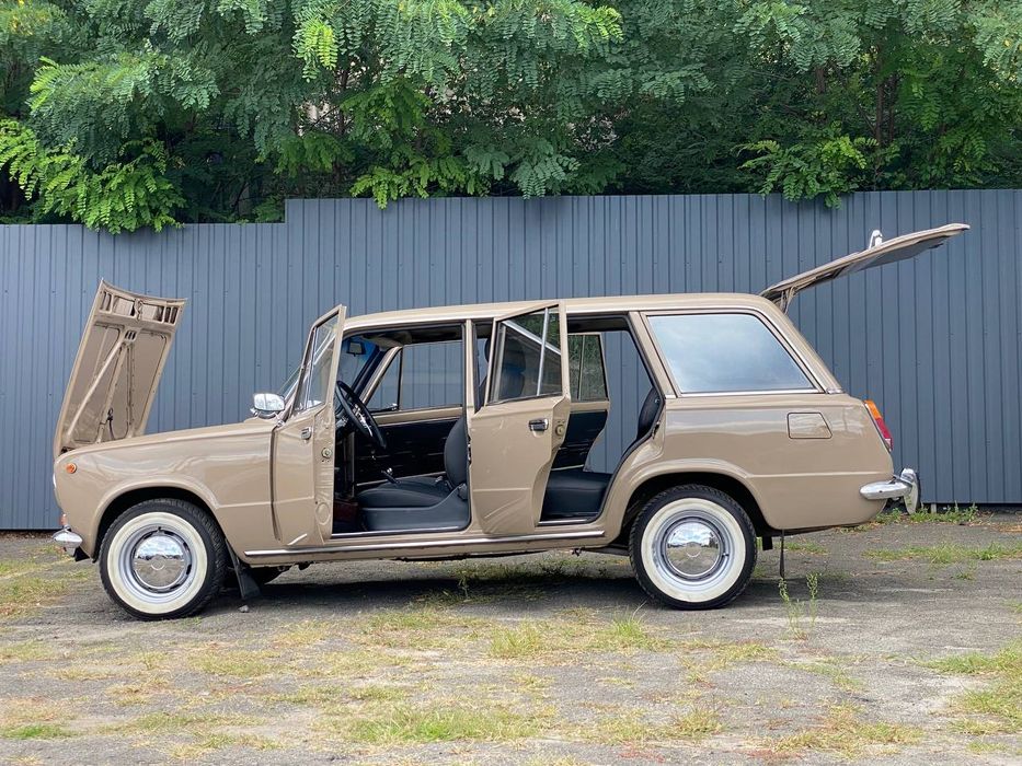 Жигули ВАЗ -  2102 . 1983 р.