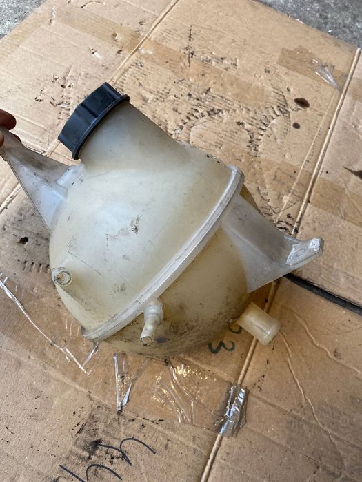 Расширительный бачек Ford Transit 2.0 tdi 2000-2006 год дизель