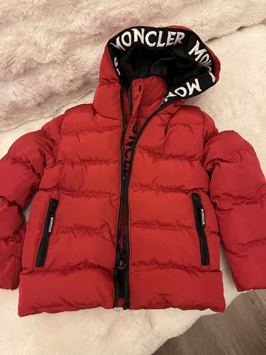 Kurtka Moncler dla dziecka