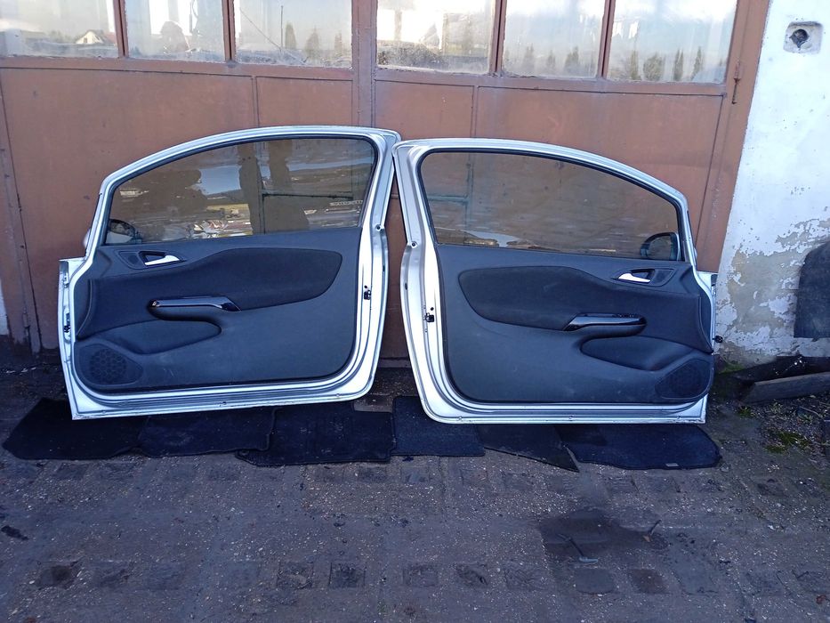 OPEL CORSA E 3D drzwi przednie prawe Z176