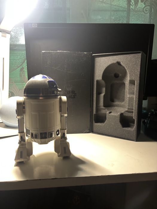 Робот star wars  дорогий