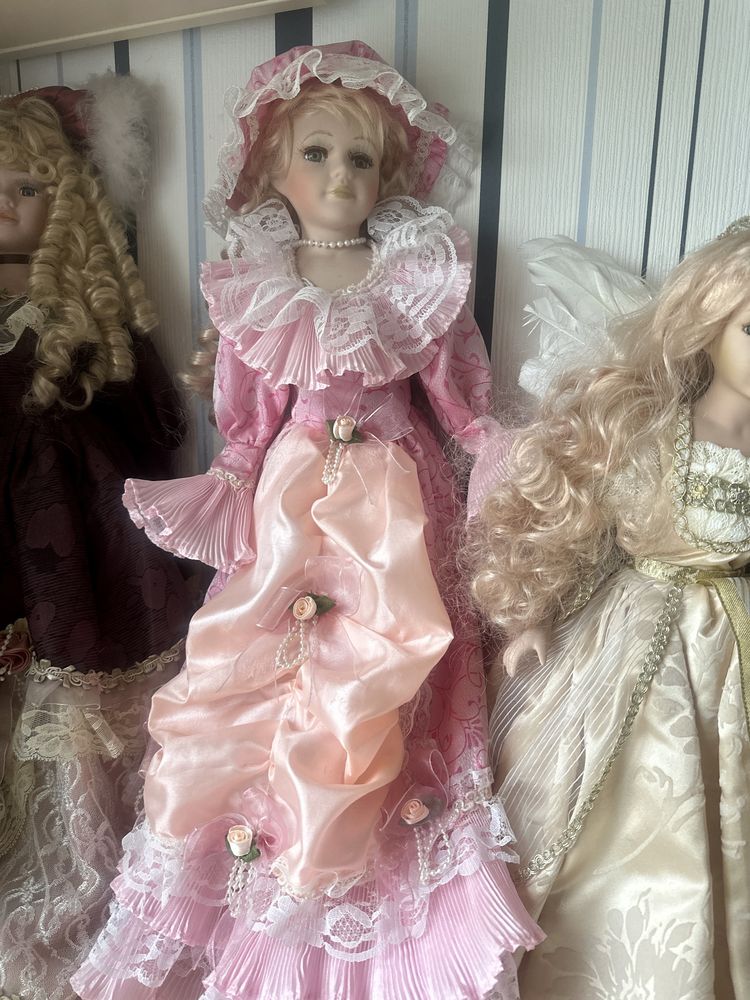 Фарфорові кукли