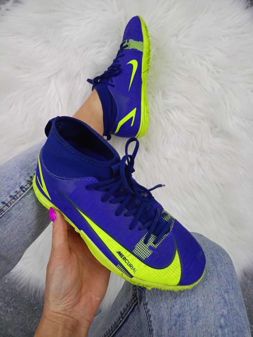 Buty piłkarskie Nike Mercurial Superfly 8 rozmiar 36.5 chłopięce