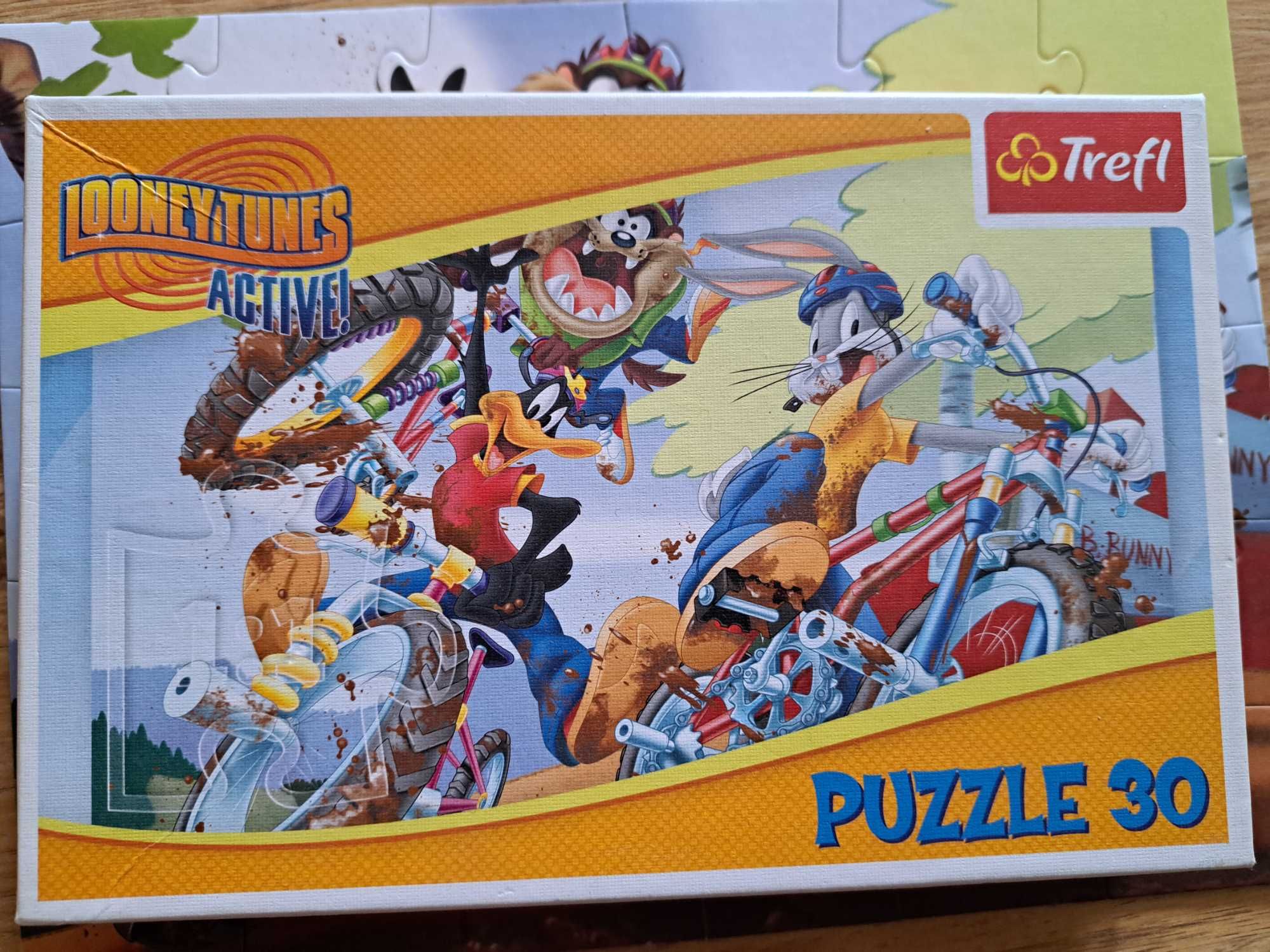 Puzzle Looney Tunes active KRÓLIK BUGS I PRZYJACIELE 30el. 18169