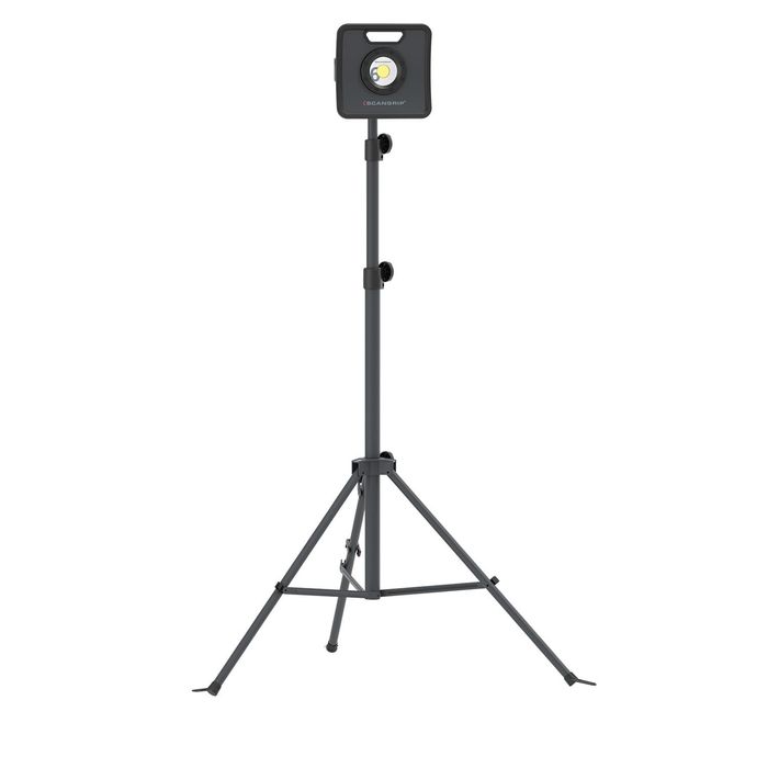Lampa Scangrip nova 4 K ze statywem, warsztat, detailing