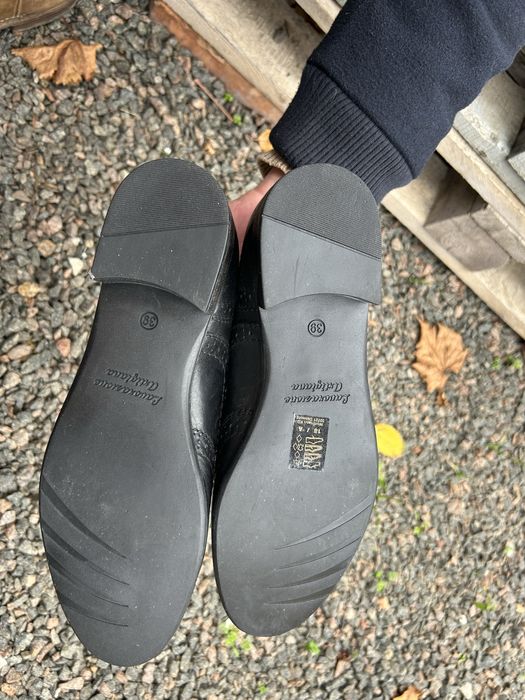 Шкіряні туфлі жіночі