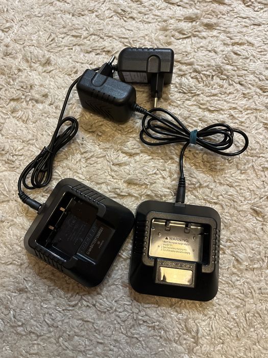 Рація Baofeng UV 5R із гарнітурою і 2 зарядними базами