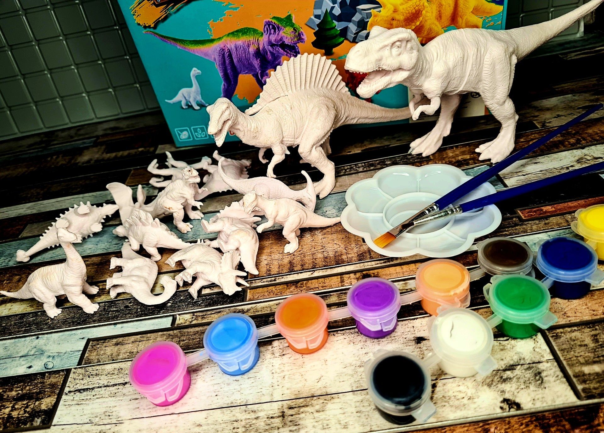 Nowy zestaw kreatywny Dinozaury do malowania zabawki