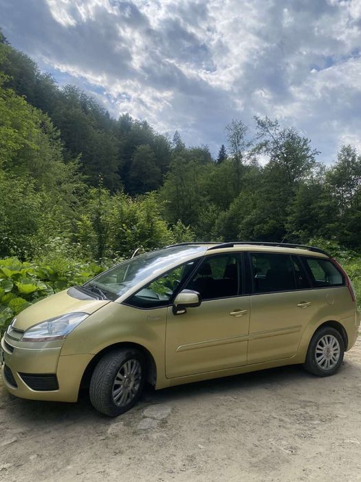 Сімейне авто 7 місне