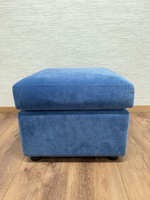 Pouf/ Banco pousa pés