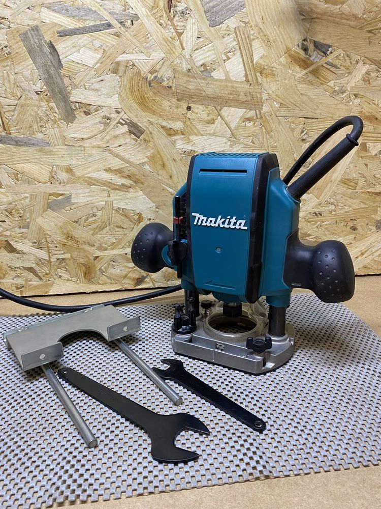 Фрезер електричний Makita RP0900