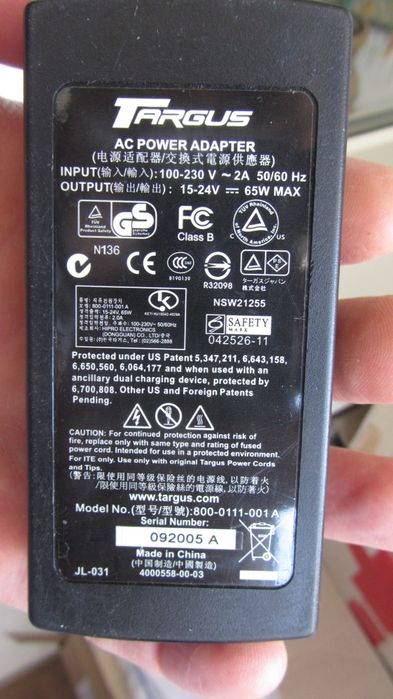 Зарядное Targus Model No. 800-0111-001A yf 24 Вольта для ноутбуков