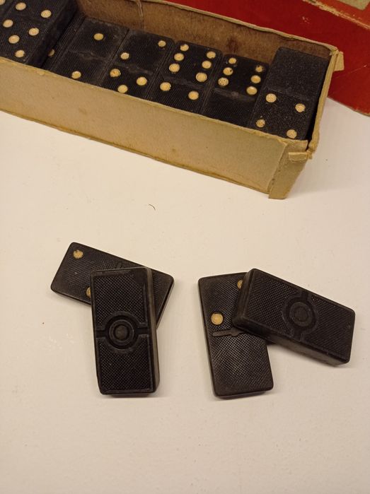 Dominó - British made