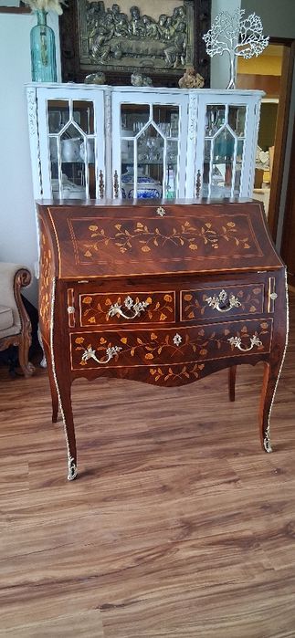 Escrivaninha luis xv em bom estado